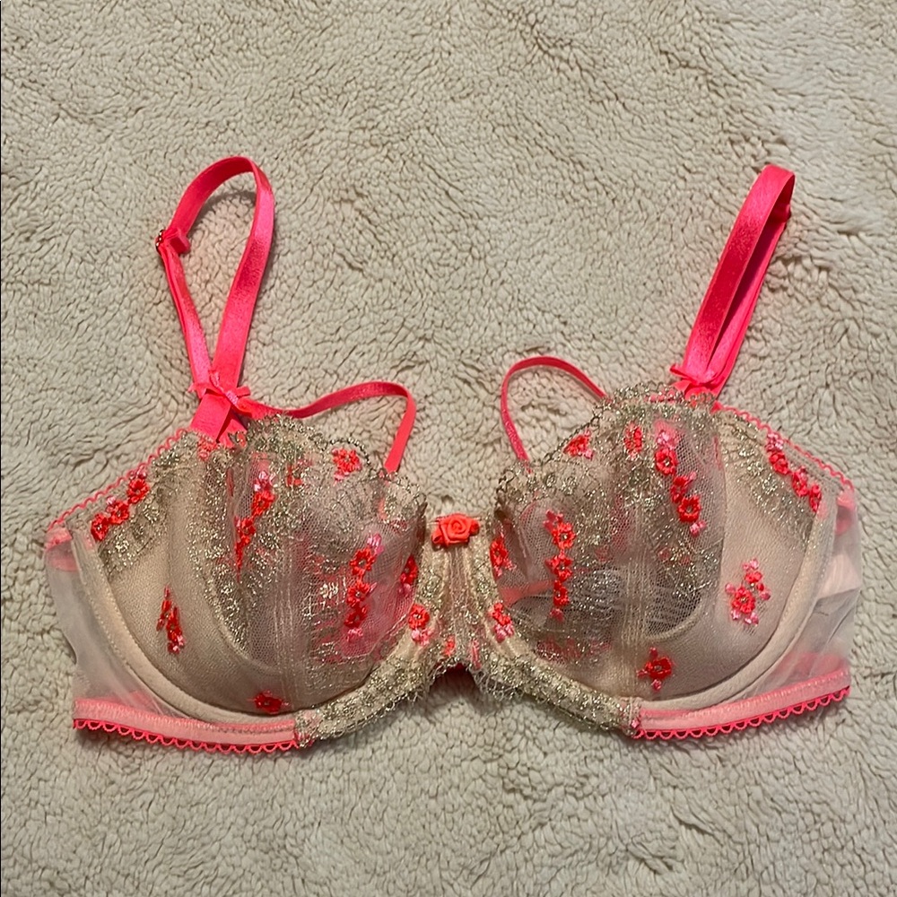 Victoria's Secret Pink and Gold Floral Mesh Bra -Never Worn